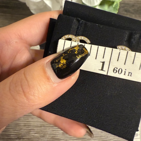 CHANEL Small Gold CC Faux Pearl Stud Earrings - Picture 4 of 8